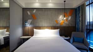 Premium bedding, in-room safe, individually decorated