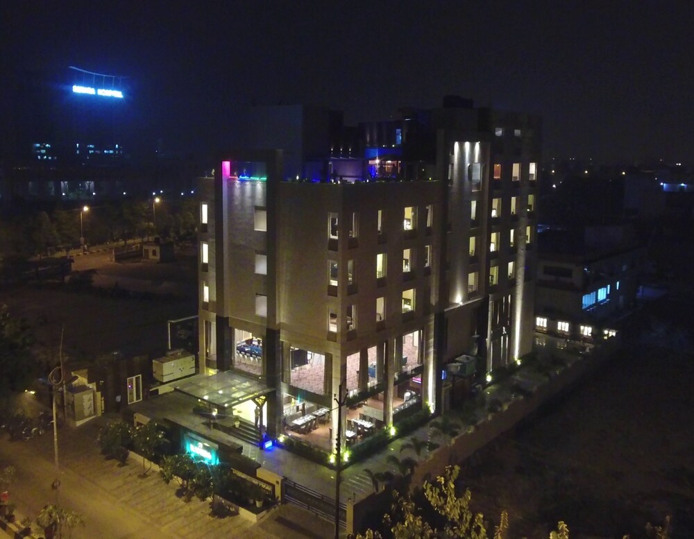 Hotel Ranbirs In Lucknow Hotel Rates Reviews On Orbitz 4 reasons to choose hotel ranbirs. hotel ranbirs in lucknow hotel rates