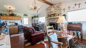 TV, fireplace