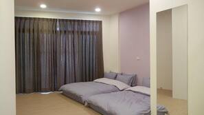 1 bedroom, premium bedding, desk, blackout drapes