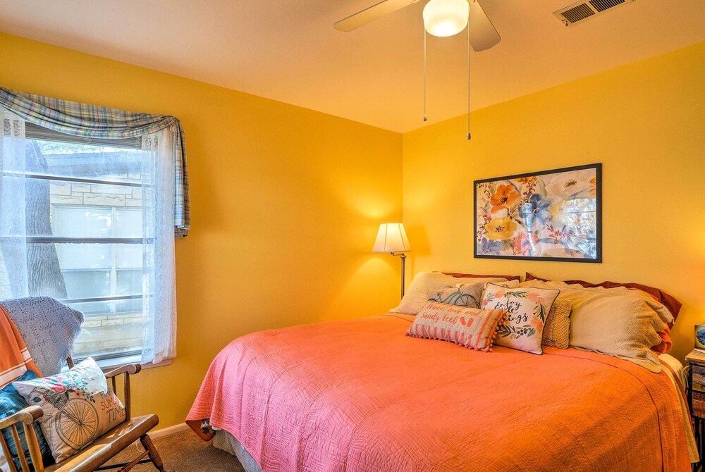 Tow Retreat on Lake Buchanan w/ Dock & Kayaks! Tow Vrbo