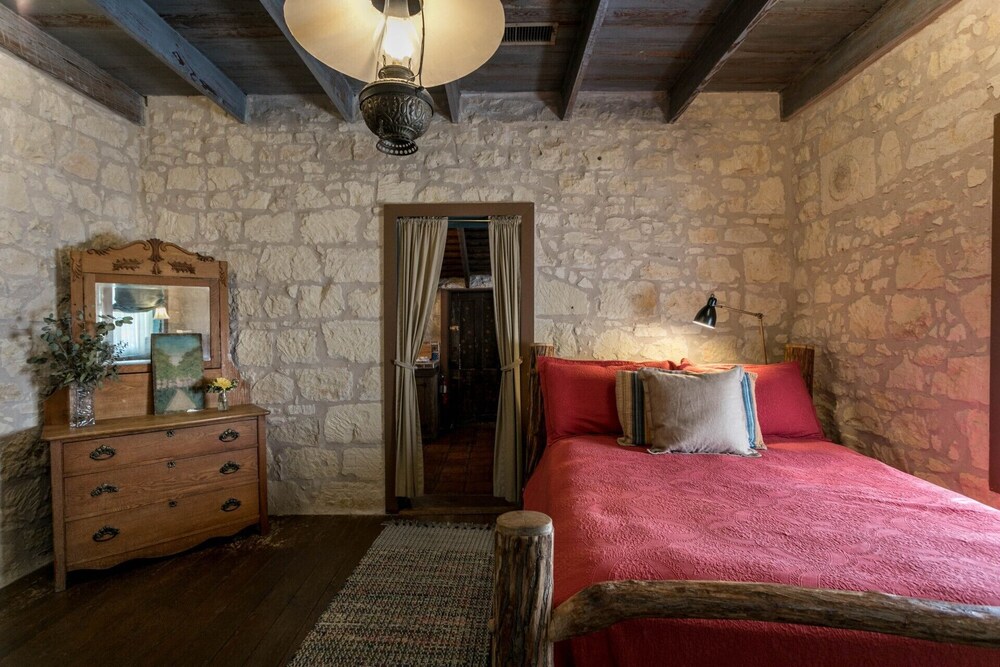 Austin St. Retreat Maria's Suite Pet friendly Fredericksburg Vrbo