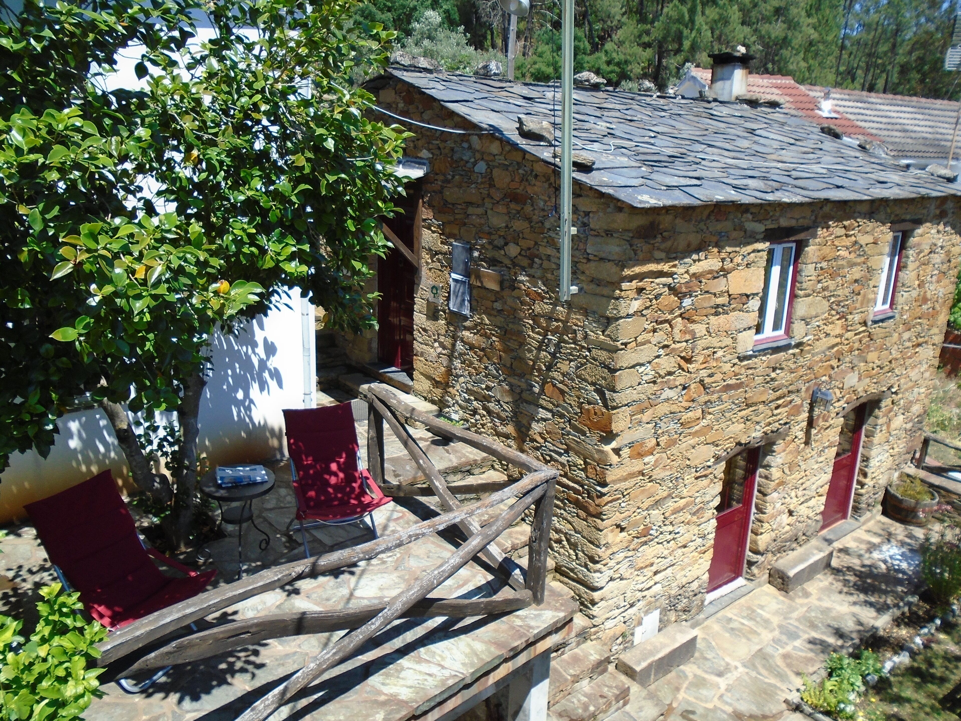 Country House T. AND .R. No. 3464 of the National Tourism Register in Seia in Seia, Portugal
