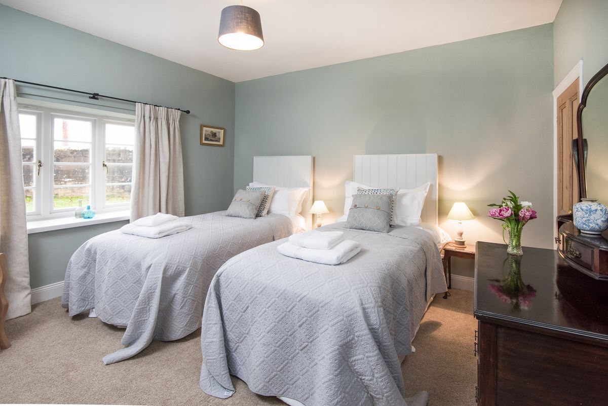 THE GATE HOUSE, Berwick-upon-Tweed. Period property sleeping 4, dogs welcome. in Berwick-upon-Tweed in Berwick-Upon-Tweed, United Kingdom