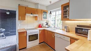 Fridge, microwave, hob, dishwasher