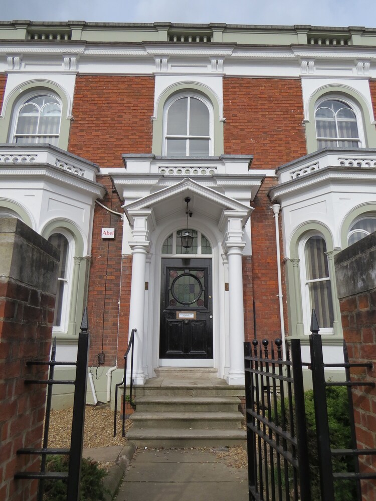 Quora Regent Leicester 2019 Hotel Prices Expedia Co Uk - parking featured image