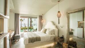 Minibar, in-room safe, desk, blackout curtains