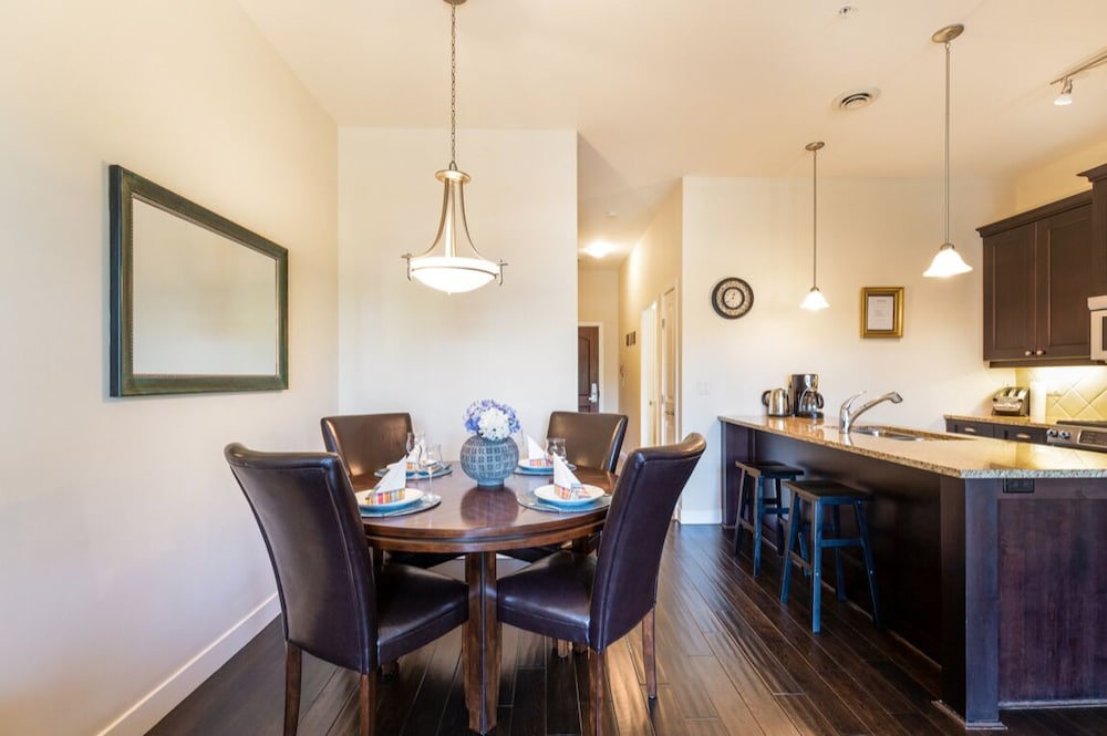 Barona Beach Lakefront Condo West Kelowna Vrbo