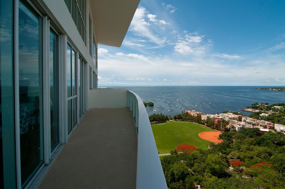 Luxury 2-story Penthouse located in Coconut Grove Hotel!