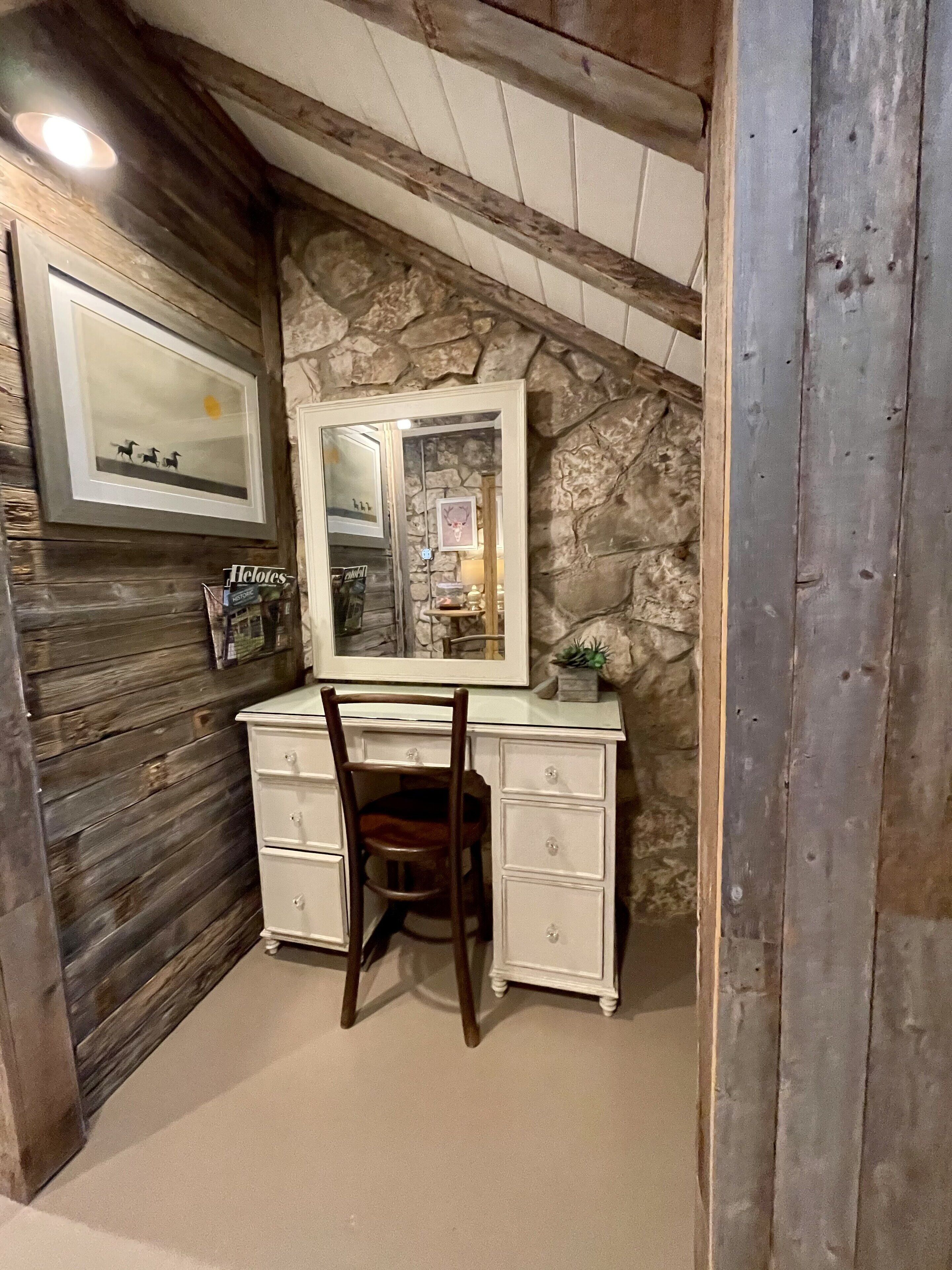 Robert Wood Art Cottage Near Floores Country Store Seaworld Fiesta Texas In Helotes Tx Expedia