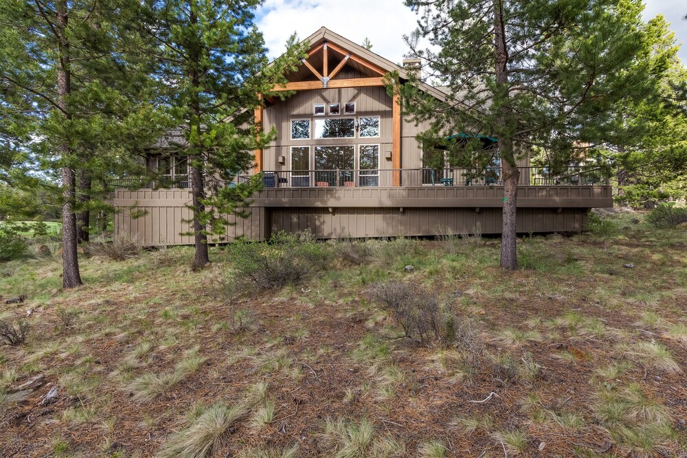 Stunning Luxury Home, 5 Bedrooms, Wrap-Around Golf Course Views - BIGL18