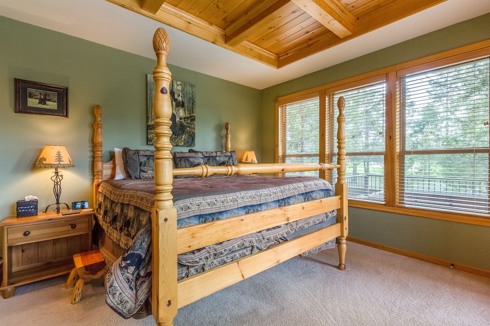 Stunning Luxury Home, 5 Bedrooms, Wrap-Around Golf Course Views - BIGL18