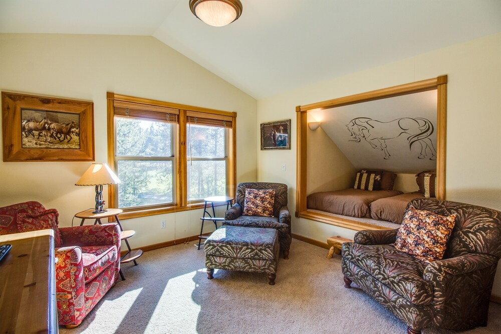 Stunning Luxury Home, 5 Bedrooms, Wrap-Around Golf Course Views - BIGL18