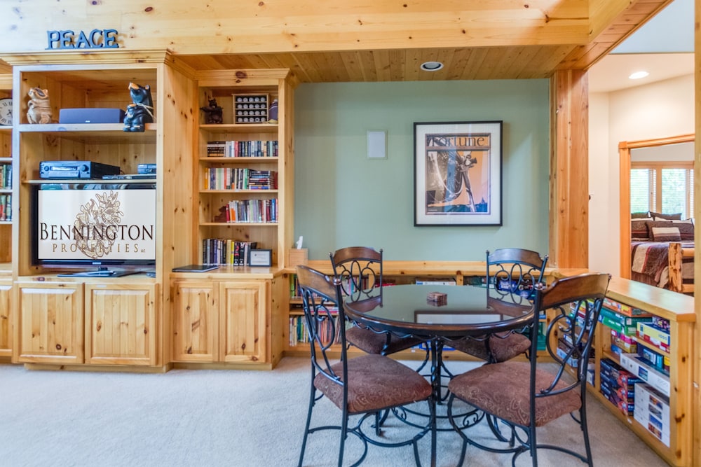 Stunning Luxury Home, 5 Bedrooms, Wrap-Around Golf Course Views - BIGL18