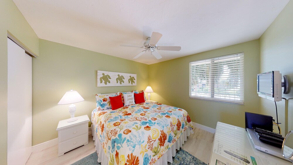 Recently Renovated Beachfront Gem in Paradise! Marco Island Vrbo