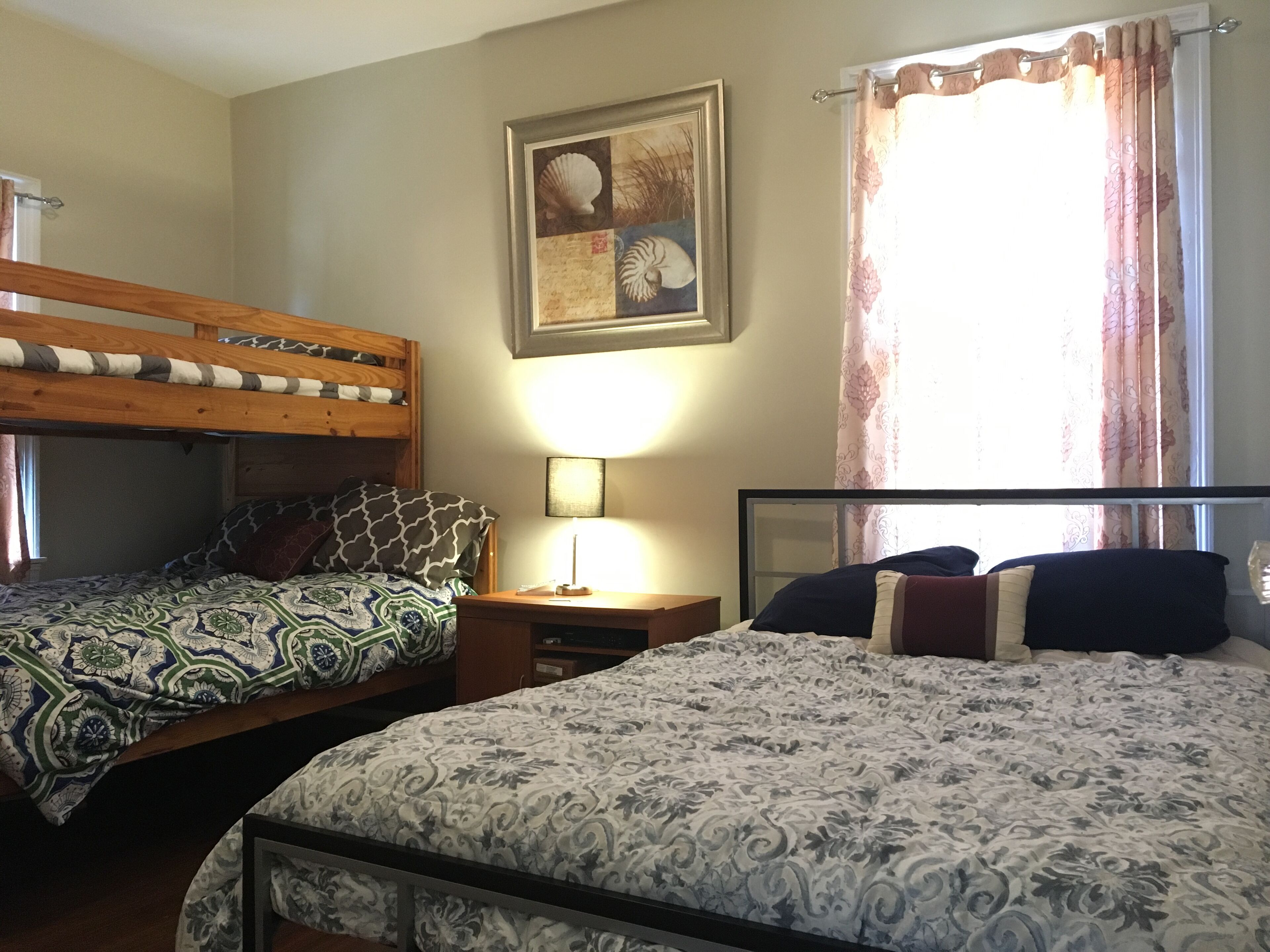 1925 Chateau Backyard Patio Swings Outdoor Movie Theater In Richmond Va Expedia