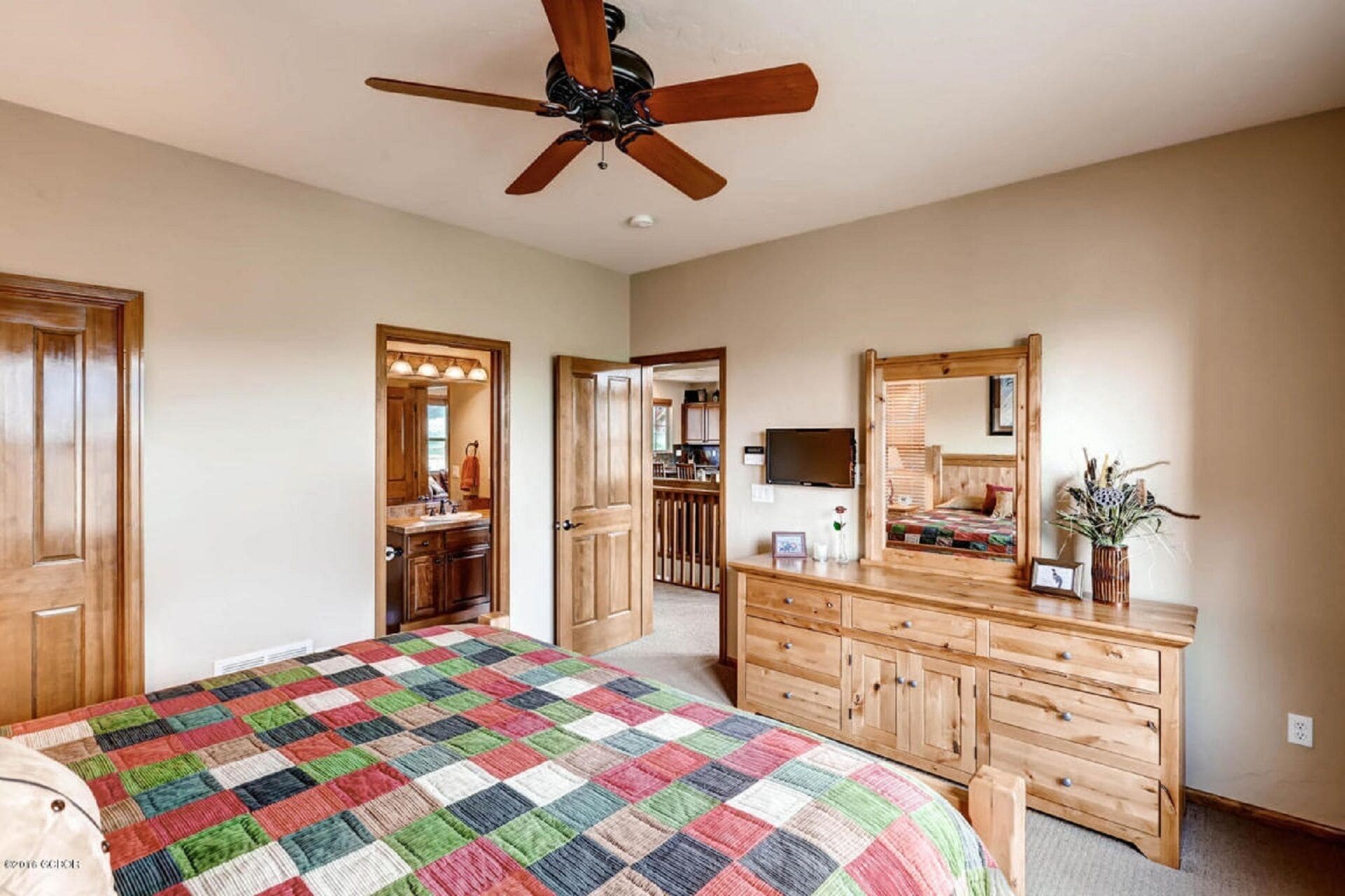 True Ski-In, Ski-Out Granby Ranch Private home, 3+ BR, 2 Bath, Private Hot Tub! in Granby, United States