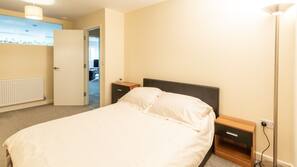 Desk, laptop workspace, iron/ironing board, free WiFi