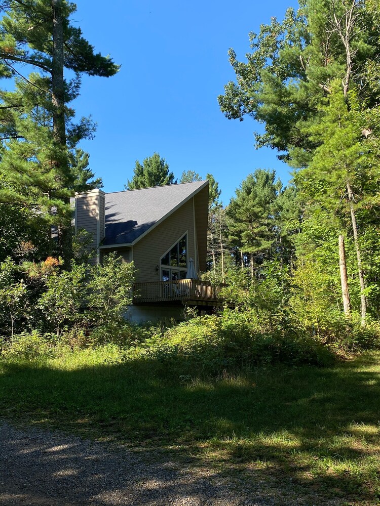 Beautiful Waterfront Home on Lake Petenwell, close to Wisc Dells and