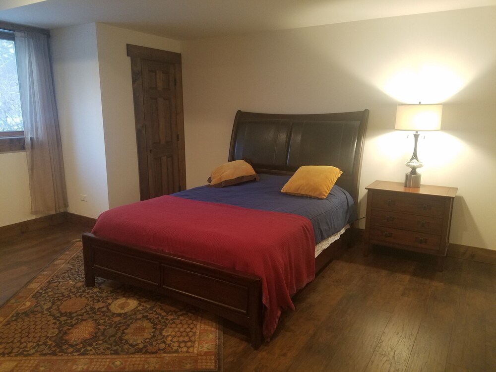 Beautiful Waterfront Home On Lake Petenwell, Close To Wisc Dells And