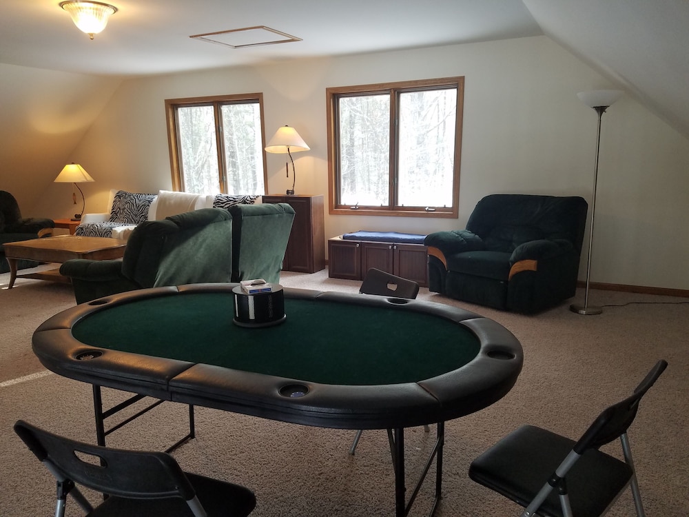 Beautiful Waterfront Home on Lake Petenwell, close to Wisc Dells and