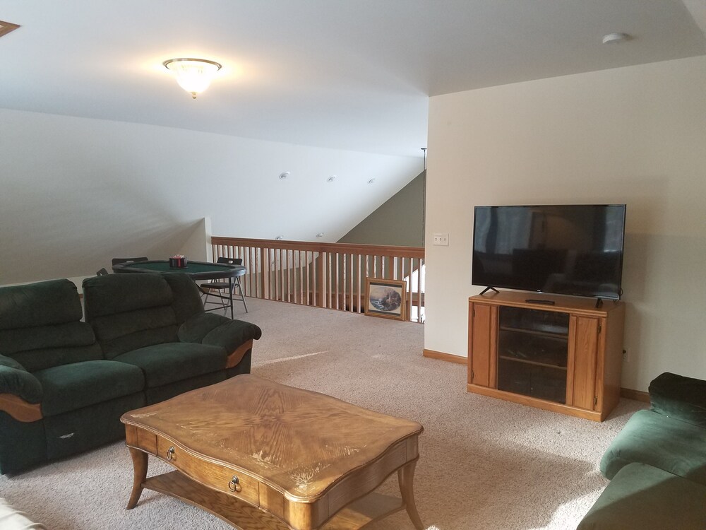 Beautiful Waterfront Home On Lake Petenwell, Close To Wisc Dells And