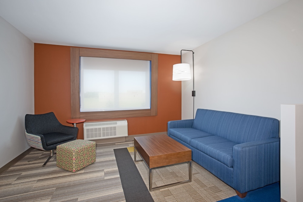 Holiday Inn Express and Suites Dakota Dunes, an IHG Hotel