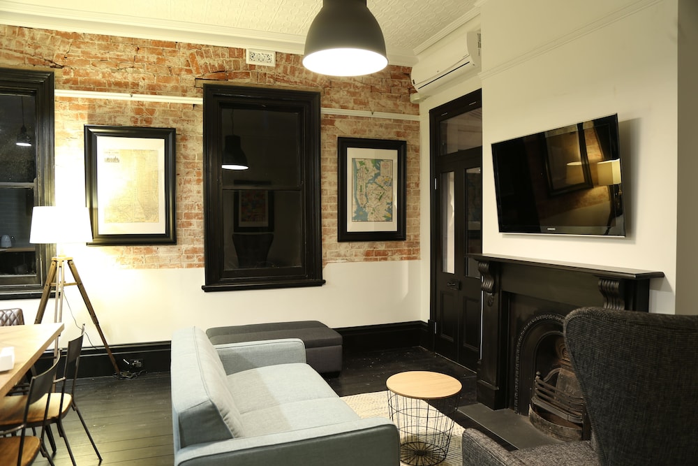 Hollidge House Apartments