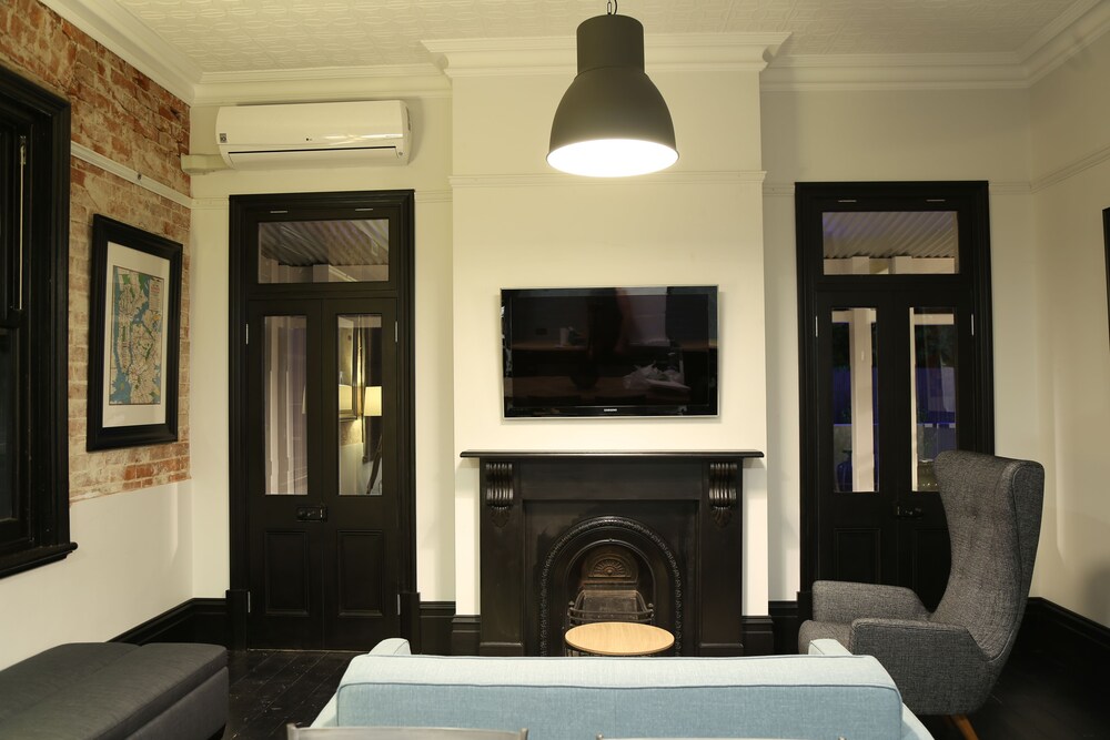 Hollidge House Apartments
