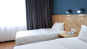Premium bedding, in-room safe, individually decorated
