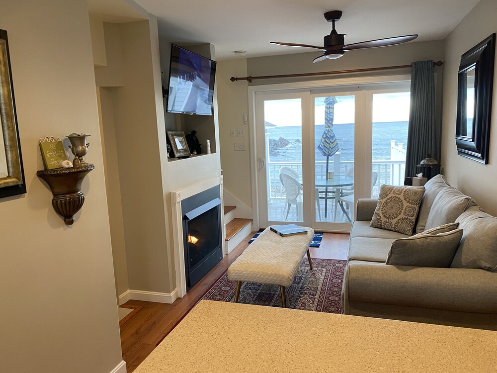 Ogunquit’s only Oceanfront Cottage on Private Ocean Beach Perkins