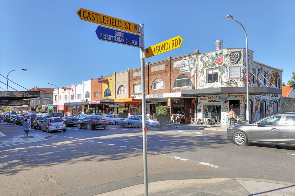 4 BR Apartment Short Walk to Bondi Beach