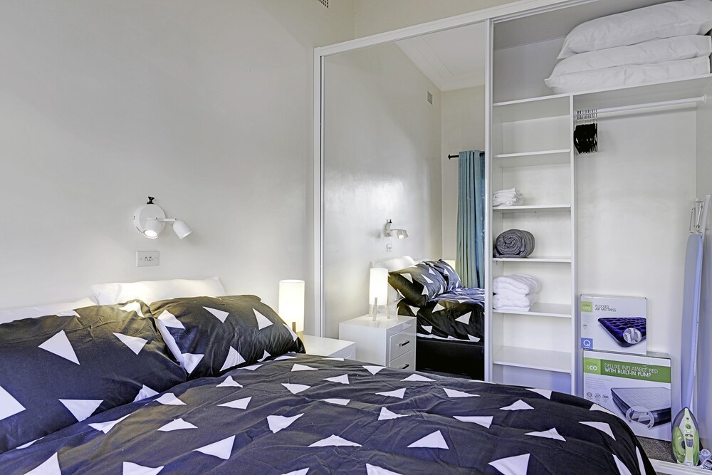 4 BR Apartment Short Walk to Bondi Beach
