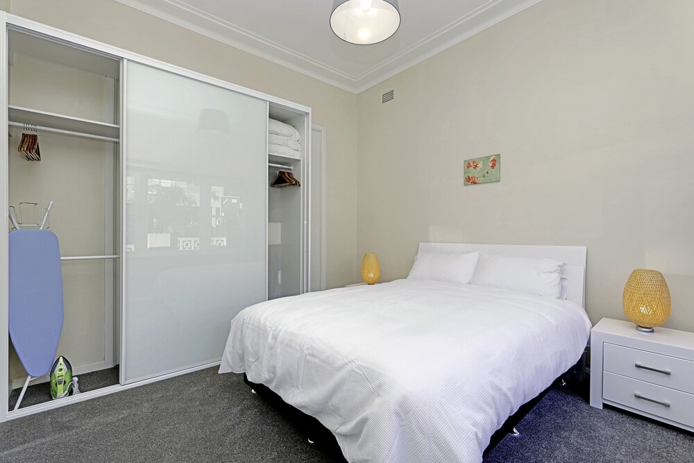 4 BR Apartment Short Walk to Bondi Beach