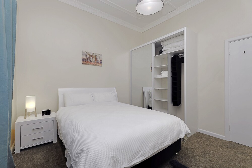 4 BR Apartment Short Walk to Bondi Beach