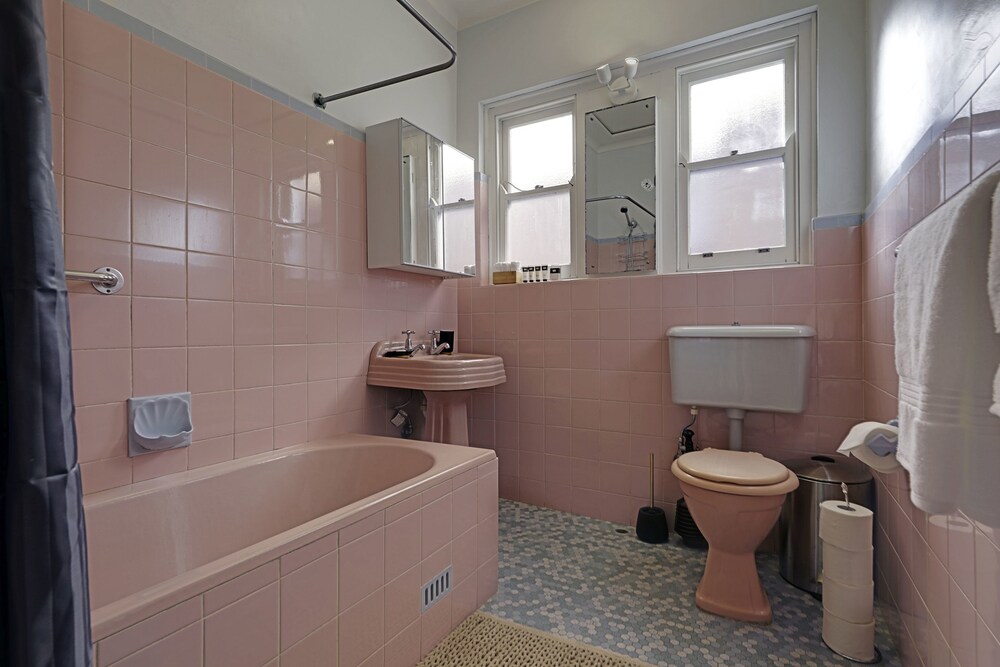 4 BR Apartment Short Walk to Bondi Beach