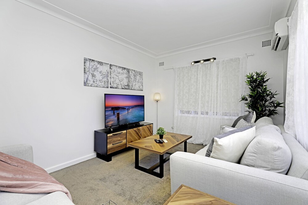 4 BR Apartment Short Walk to Bondi Beach