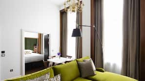 Premium bedding, in-room safe, desk, iron/ironing board