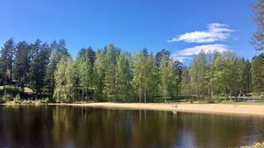 Yksityinen ranta, rantalentopallomahdollisuus, soutumahdollisuus