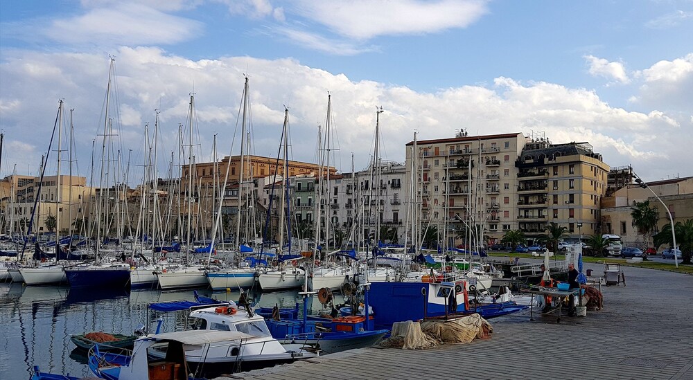 Hotel Palermo Via Vittorio Emanuele Hotel Palermo Via Vittorio Emanuele