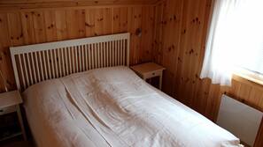 3 soveværelser, med varierende dekoration, med varierende møblement