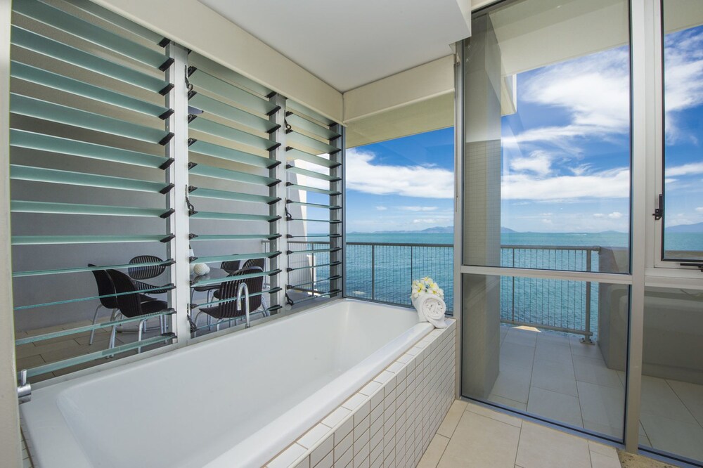1 Bright Point Apartment 4202 Nelly Bay Aus Best Price - 