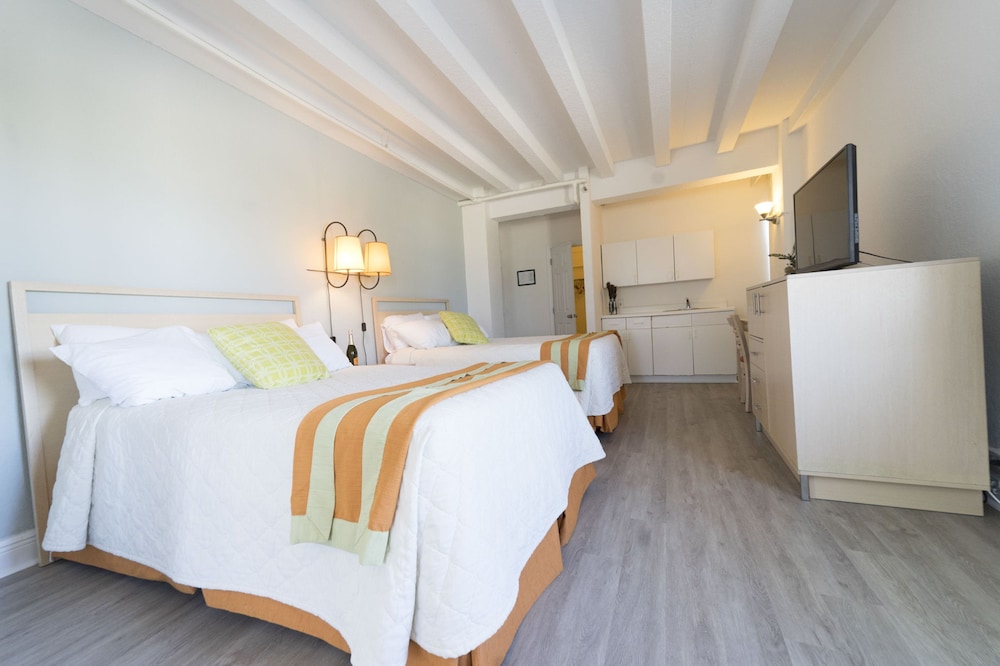 Broadmore Miami Beach