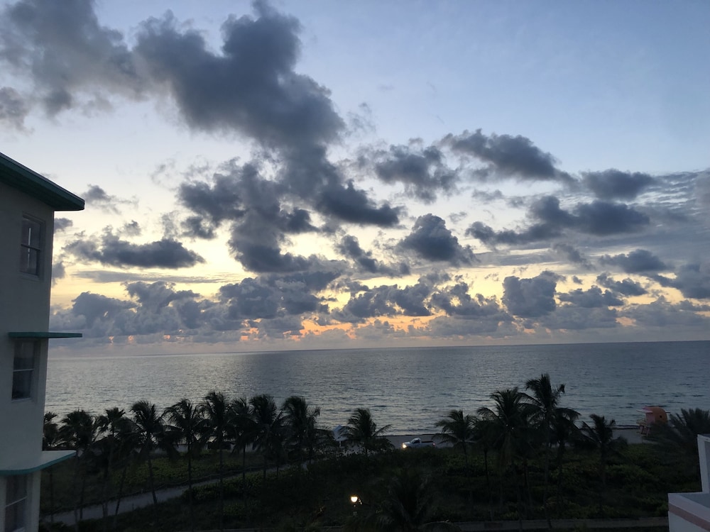 Broadmore Miami Beach