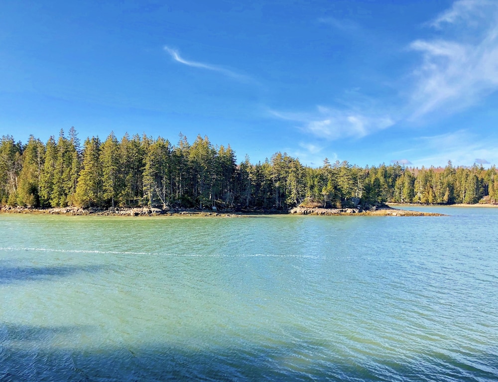 Ollie's Folly Oceanfront Downeast Maine Home Near Acadia