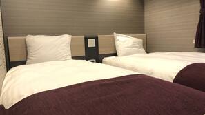 書桌、窗簾、熨斗/熨衫板、免費 Wi-Fi