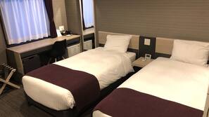 書桌、窗簾、熨斗/熨衫板、免費 Wi-Fi