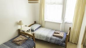 2 bedrooms, free WiFi, linens
