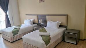 In-room safe, desk, iron/ironing board