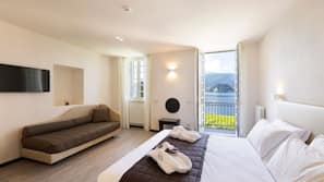Premium bedding, minibar, in-room safe, desk